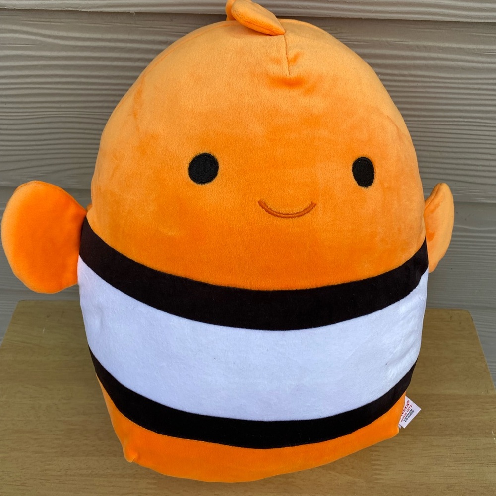 NWOT Prowned Collectible 12.5in Plush Squish Clownfish in excellent condition